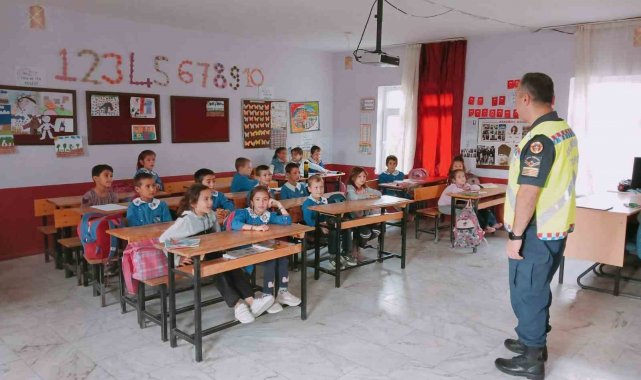 Aydın'da 69 öğrenci "trafik dedektifi" oldu