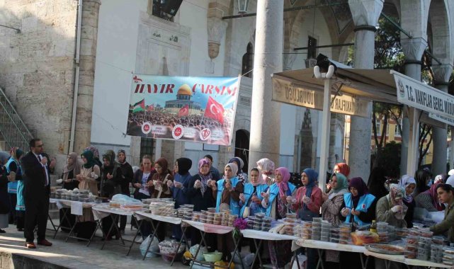 Aydın'da Filistin için hayır çarşısı açıldı