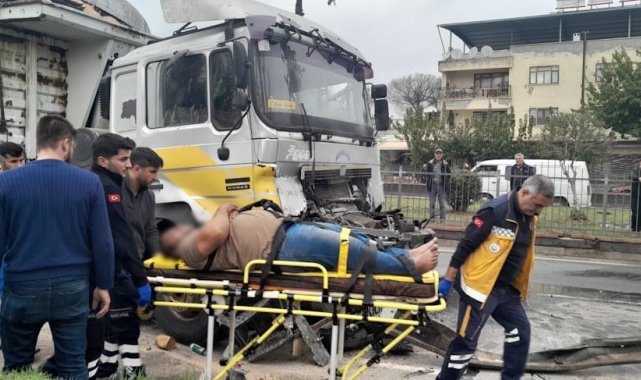 Aydın'da kamyon ve tır çarpıştı: 1 yaralı