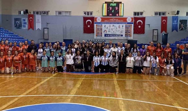 Aydın'ın hentbol şampiyonları belli oldu