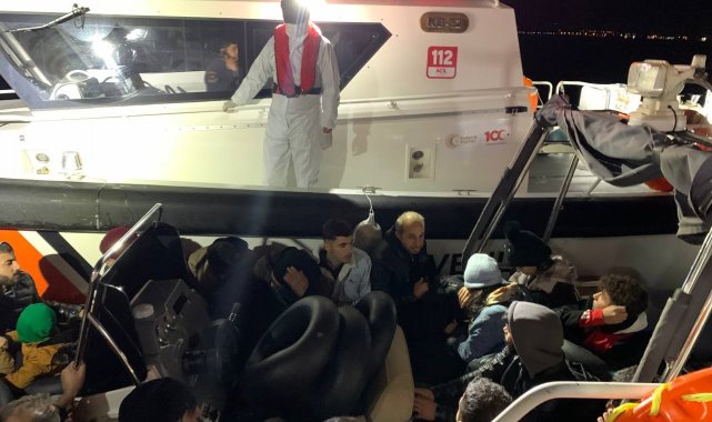 Ayvalık açıklarında 24 göçmen yakalandı