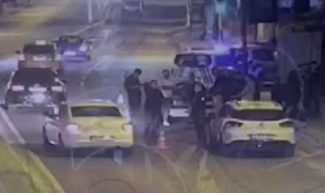 Bağcılar'da denetim noktasına dalan sürücü bekçiye çarptı