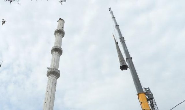 Bahçelievler'de 85 metrelik minareler deprem riskine karşın sökülerek kısaltıldı