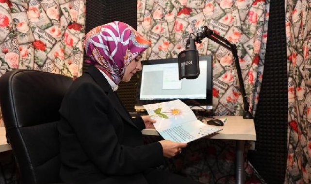Bakan Göktaş, çocuklar için kitap seslendirdi