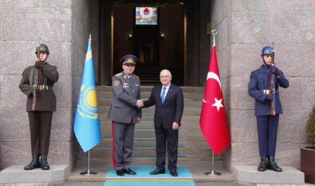 Bakan Güler, Kazakistan Savunma Bakanı Jaksilikov ile görüştü