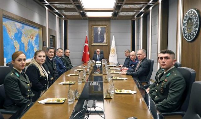 Bakan Güler, öğretmenlerle bir araya geldi