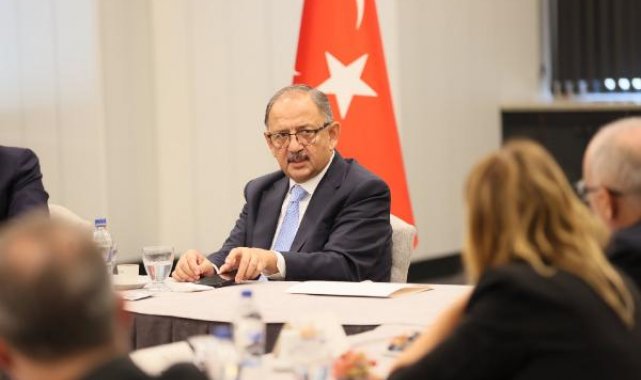 Bakan Özhaseki, Çevre Komisyonu üyeleriyle görüştü