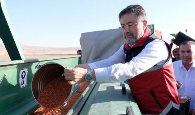 Bakan Yumaklı: Ülkemiz sertifikalı tohumda, on kat üretimini arttırmış bir ülke