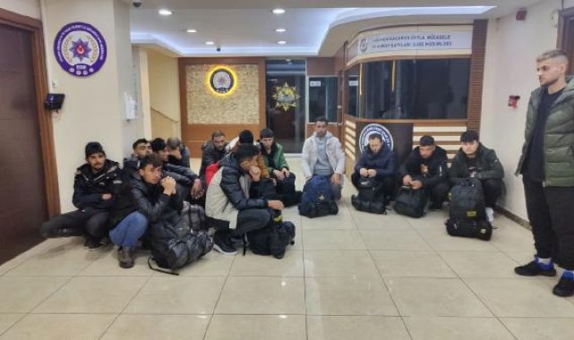 Başakşehir'de 20 kaçak göçmen yakalandı