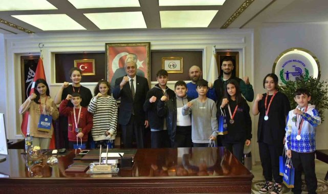 Başkan Bakkalcıoğlu genç sporcuları ağırladı