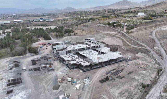 Başkan Büyükkılıç, Yeşilay Uyuşturucuyla Mücadele Rehabilitasyon Merkezi'ni İnceledi