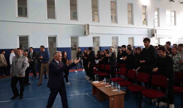 Başkan Büyükkılıç'tan öğrencilere önemli tavsiyeler