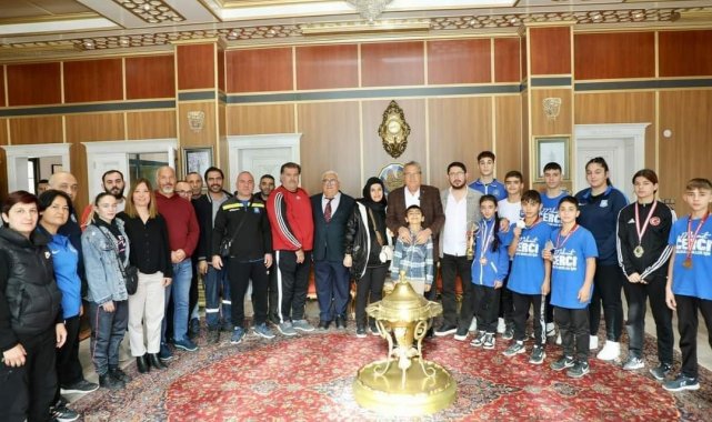 Başkan Çerçi 2023'ün başarılı sporcularını ödüllendirdi