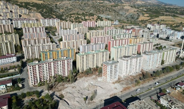 Başkan Okay, "Elimizi değil, gövdemizi taşın altına koymaya hazırız"