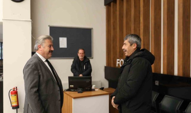 Başkan Palancıoğlu, veznede emlak vergisini ödedi