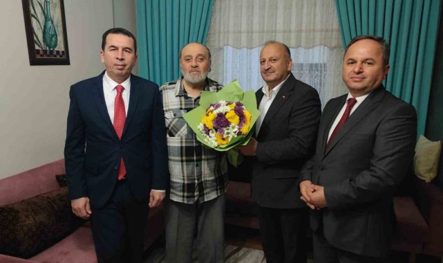 Başkan Tavlı'dan ilkokul öğretmenine vefa