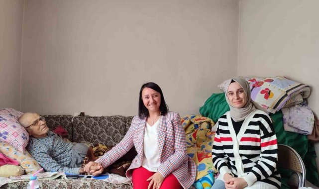 Başkan Tekin, hasta ve yaşlı vatandaşları yalnız bırakmıyor