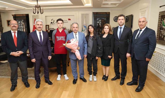Başkan Yalçın'a Öğretmenler Günü'nde anlamlı ziyaret
