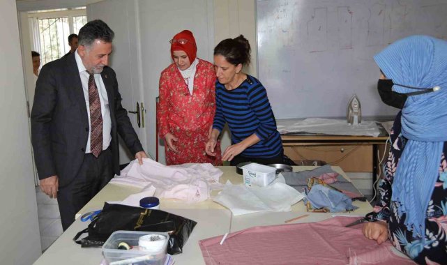Bayraklı'da hobi ve meslek kurslarına bu yıl bin 400 kadın katıldı