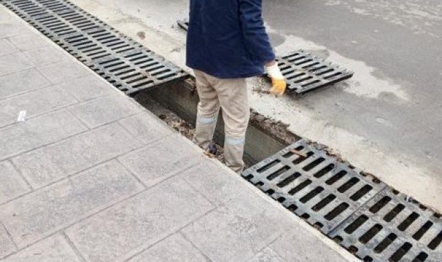 Beklenen yağış öncesinde tüm mazgallar temizlendi