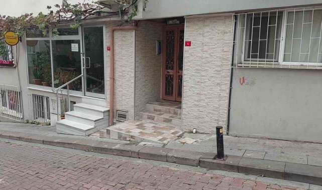 Beşiktaş'ta babasının kiracısını öldürdü, Fatih'te takside yakalandı