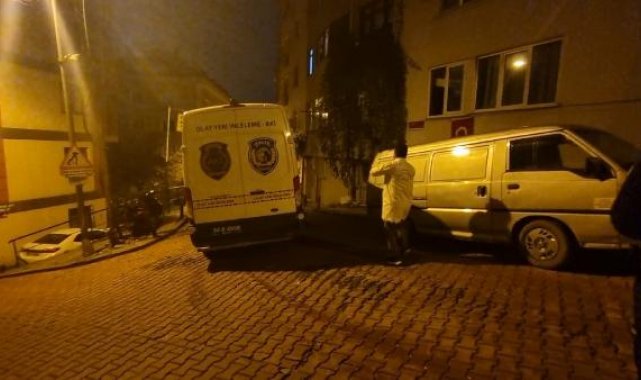 Beşiktaş'ta ev arkadaşını öldürdü, taksiciyle kaçarken yakalandı