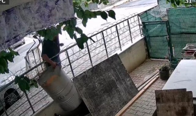 Beylikdüzü'nde varil hırsızlığı kamerada