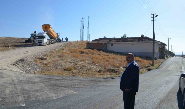 Beylikova'da sıcak asfalt ve çevre düzenleme çalışmaları tamamlandı