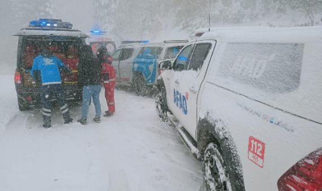 Bolu'da kardan mahsur kalan 20 kampçı ile 6 çalışan kurtarıldı
