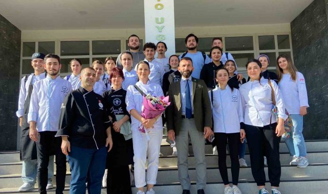 Burhaniye'de Gastronomi öğrencilerine İtalyan Mutfağı dersi