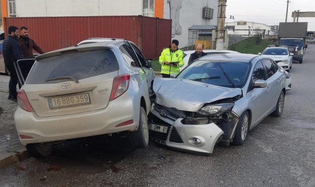 Bursa'da trafik kazasında 1 kişi yaralandı