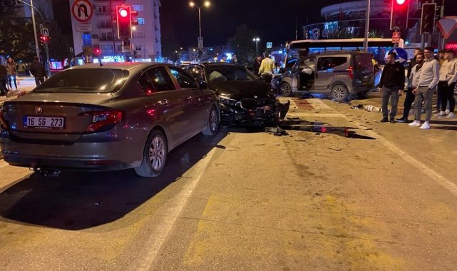 Bursa'da zincirleme kaza: 3 yaralı