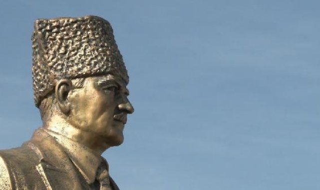 Büyükçekmece'de Atatürk Anıtı açıldı
