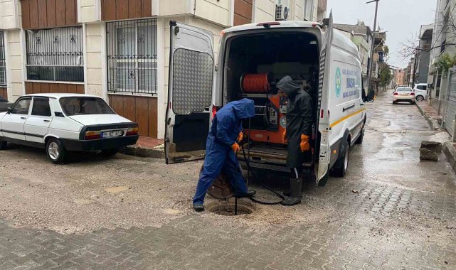Büyükşehir ve MASKİ, 17 ilçede sağanak yağışa karşı sahada