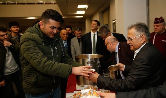 Büyükşehir'den gençlere 10 ayda 1 milyon 350 bin bardak çorba ikramı