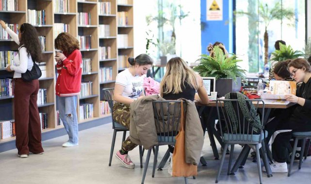Büyükşehir'in 100. Yıl Çalışma Salonu'nu öğrenciler çok sevdi