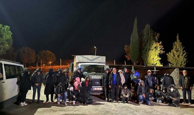 Çanakkale'de 64 kaçak göçmen ile 4 organizatör şüphelisi yakalandı
