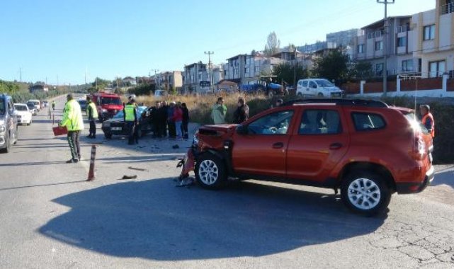 Çanakkale'de otomobiller çarpıştı: 1 ölü, 1 yaralı