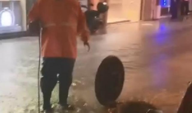 Çanakkale'de sağanak; cadde ve sokaklar suyla doldu