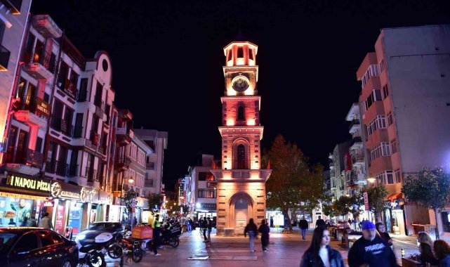 Çanakkale'nin sembolleri farkındalık için turuncu yandı