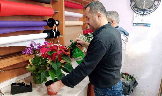 Çiçekçilerin 10 Kasım mesaisi başladı