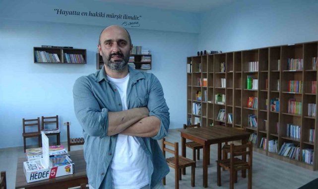 Çizdiği resimleri satarak depremde kaybettiği ablası ve eniştesi için kütüphane yaptırdı