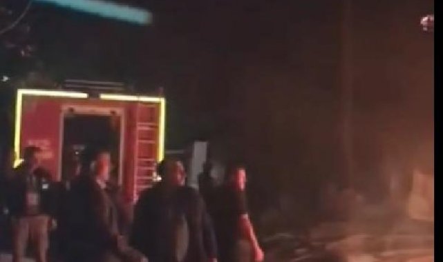 Çorum'da köyde yangın; ev, kömürlük, 5 araç yandı