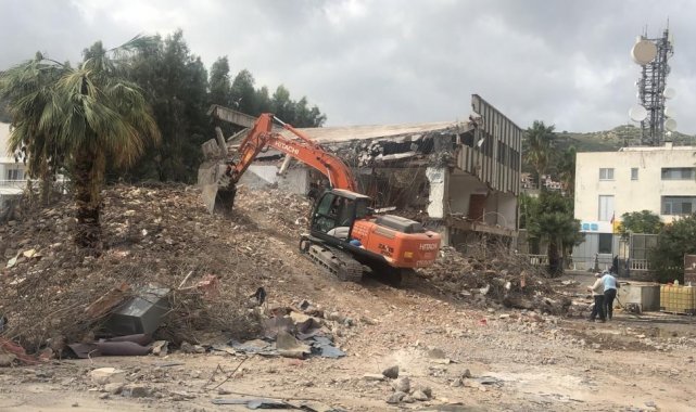 Datça'da 28 yıl eğitim için kullanıldıktan sonra yıkımına başlandı