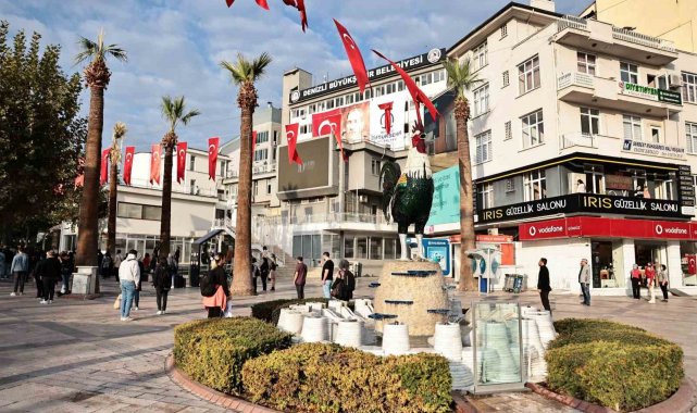 Denizli Büyükşehir Ata'sının huzurunda