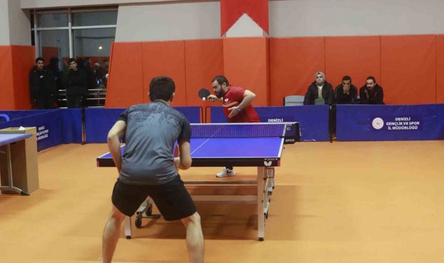 Denizli'de masa tenisi turnuvasının kazananları belli oldu