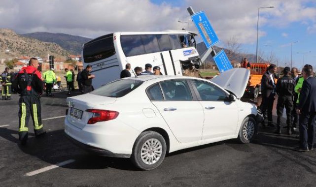 Denizli'deki tur otobüsü kazasında ölü sayısı 3'e çıktı