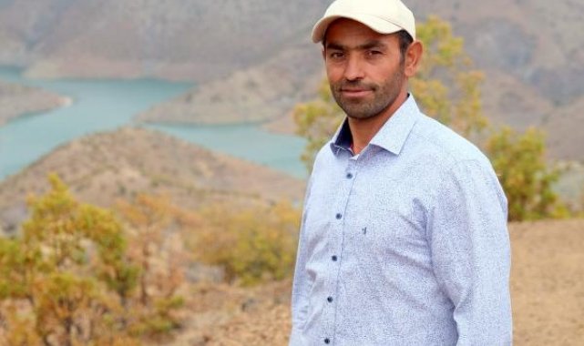 Deprem enkazında şahit olduğu acıya, şarkı yazdı