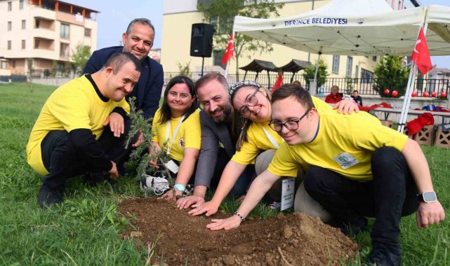 Derince'de fidanlar toprakla buluştu