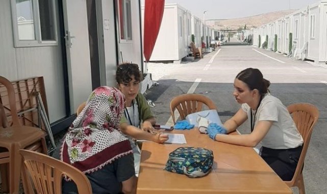 DEÜ Malatya'da depremzedeleri yalnız bırakmıyor